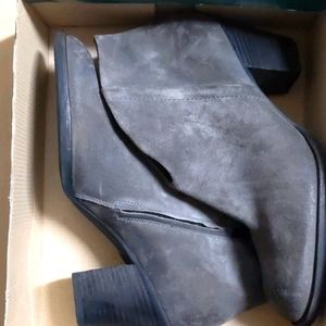 Paul Green  piombo Suede grey color boots Sz 9